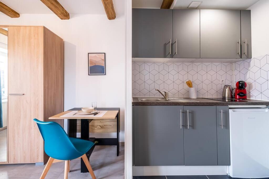Un Refuge Douillet Et Moderne Au Coeur D'Audincourtアパートメント エクステリア 写真