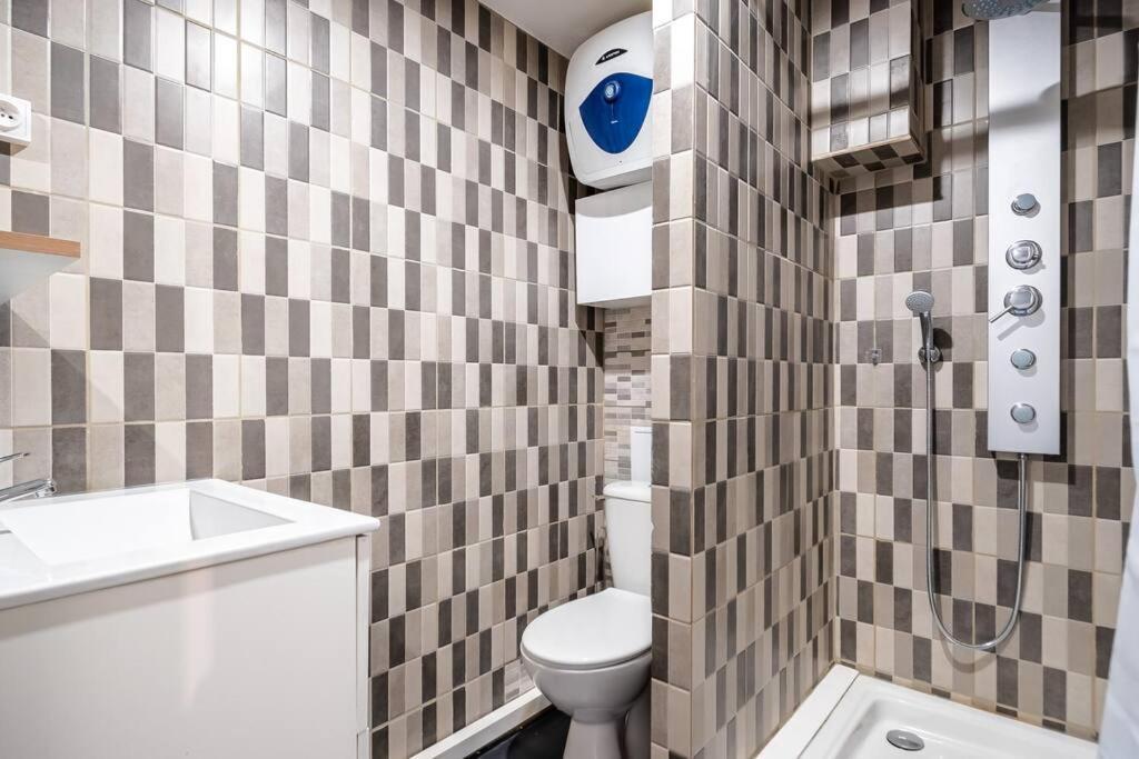 Un Refuge Douillet Et Moderne Au Coeur D'Audincourtアパートメント エクステリア 写真